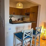 Апартаменты Familienwohnung-harbour-view Orth